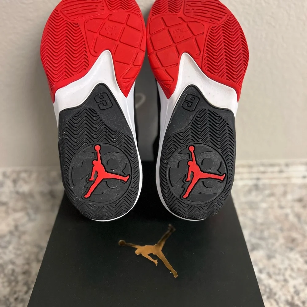 SOLD Jordan Max Aura - Picture 7 of 7